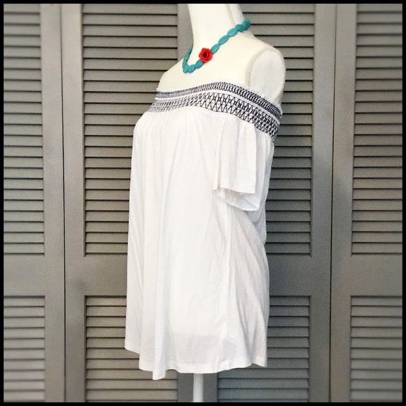 Old Navy White Off Shoulder Top - Picture 3 of 5